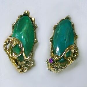 Unsigned Selro Selini purple gem and green glass cabochon clip earrings